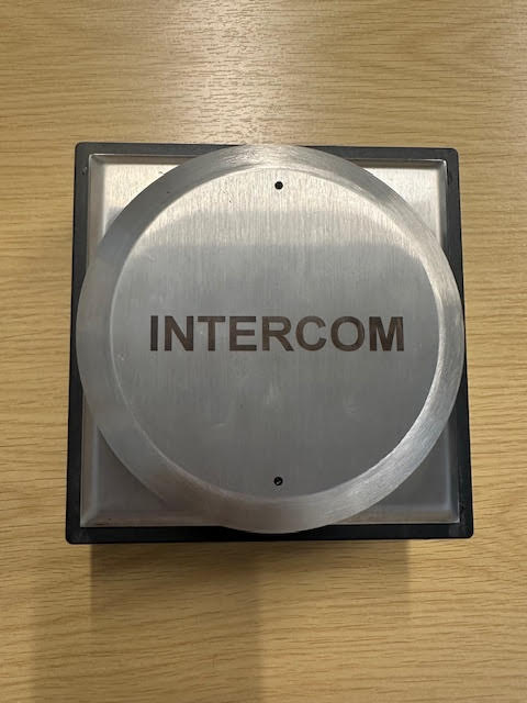 CM41-4-INTERCOM - Surface 10cm round switch with 'INTERCOM' text